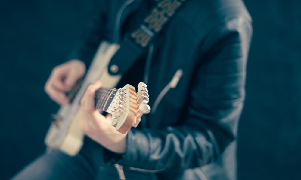 Wie man ein besserer Musiker wird: 10 Tipps für Anfänger und Profis