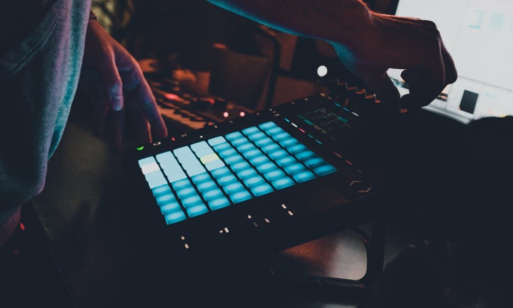 Os melhores teclados e controladores MIDI