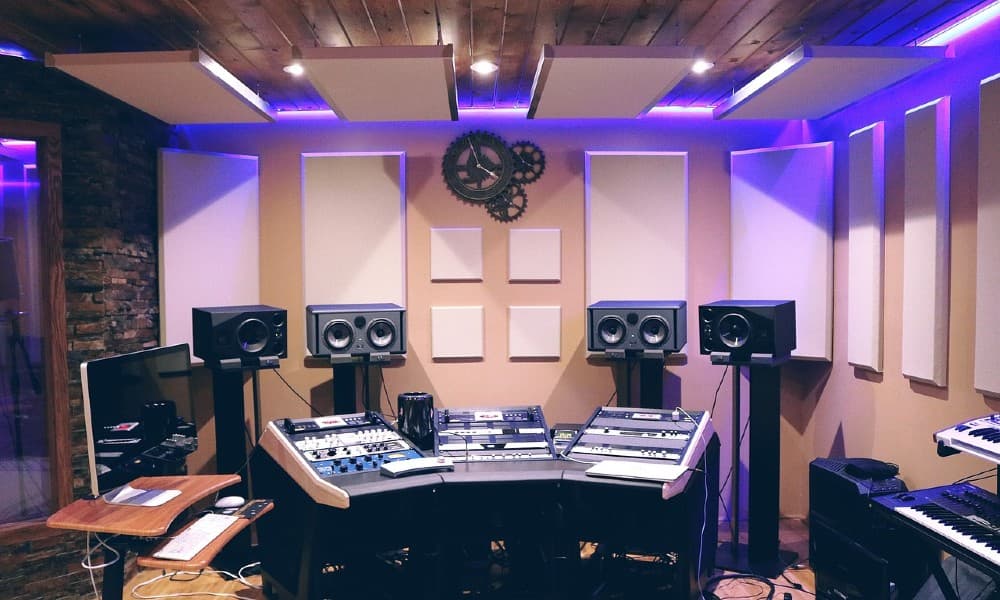 Explicación de Reverb vs Delay: una guía para productores