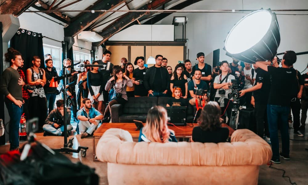 Como conseguir entrevistas com artistas