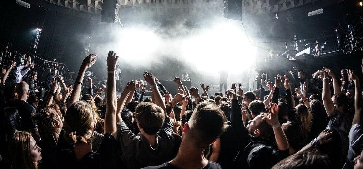 8 Tipps für Musiker, die im Ausland touren