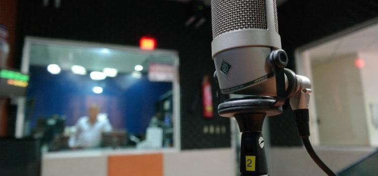 Wie man Bandmitglieder findet und Musiker anwirbt - Tonstudio