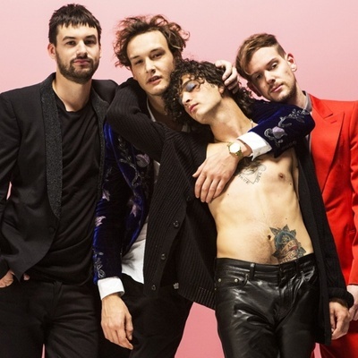 So machen Sie ein großartiges Bandfoto oder einen Künstlerpresseshot - The 1975