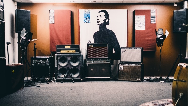 10 important music production tips for beginners - room acoustic treatment 