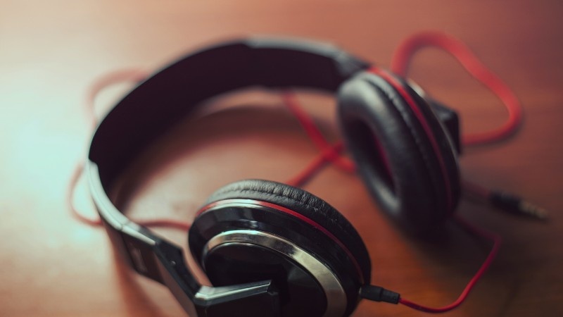 10 important music production tips for beginners - rely on what you hear