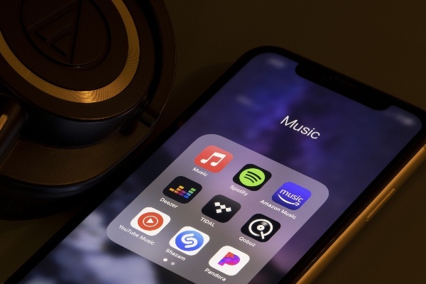 How to Release a Single for Musicians - Choose the right distributor
