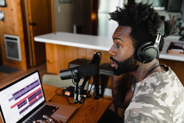 So bekommst du deinen ersten Auftritt als Musiker