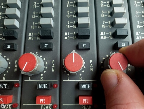 3 Audio-Panning-Techniken, mit denen Sie Ihren Mix in Brand setzen