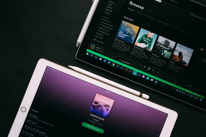 How to Create an EPK for Musicians -  Make sure to include clear links to your music on YouTube, Spotify, Soundcloud or anywhere else