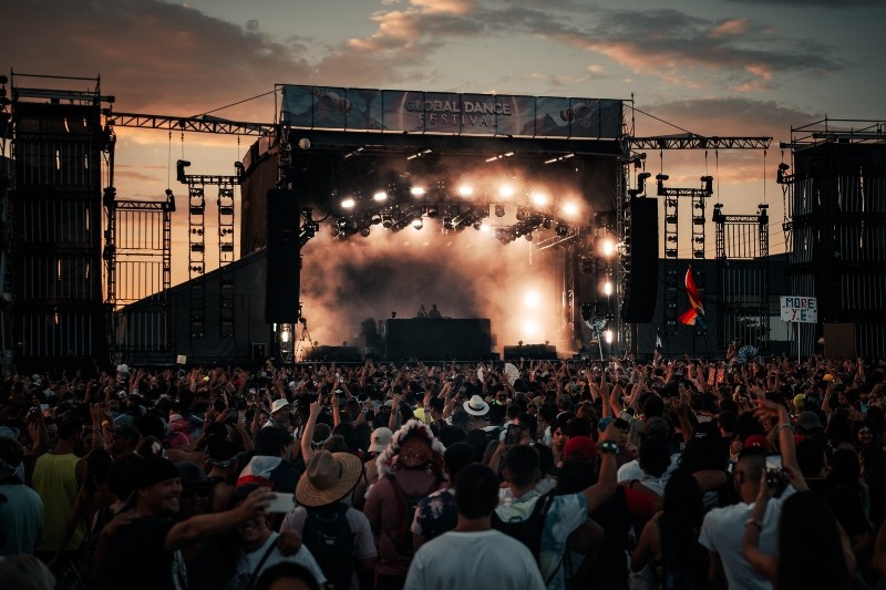 How to Become a Music Photographer