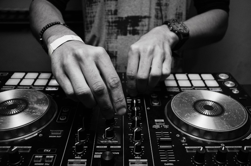 How to Become a DJ: 10 Tips to Start DJing in 2025