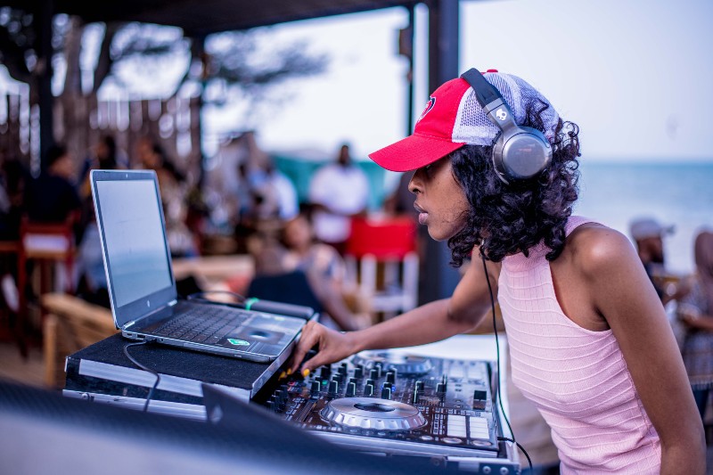 How to Become a DJ: 10 Tips to Start DJing in 2025