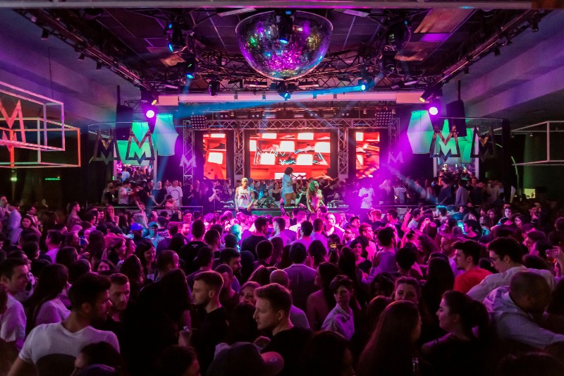How to Split Royalties with Producers and Songwriters - live music gig