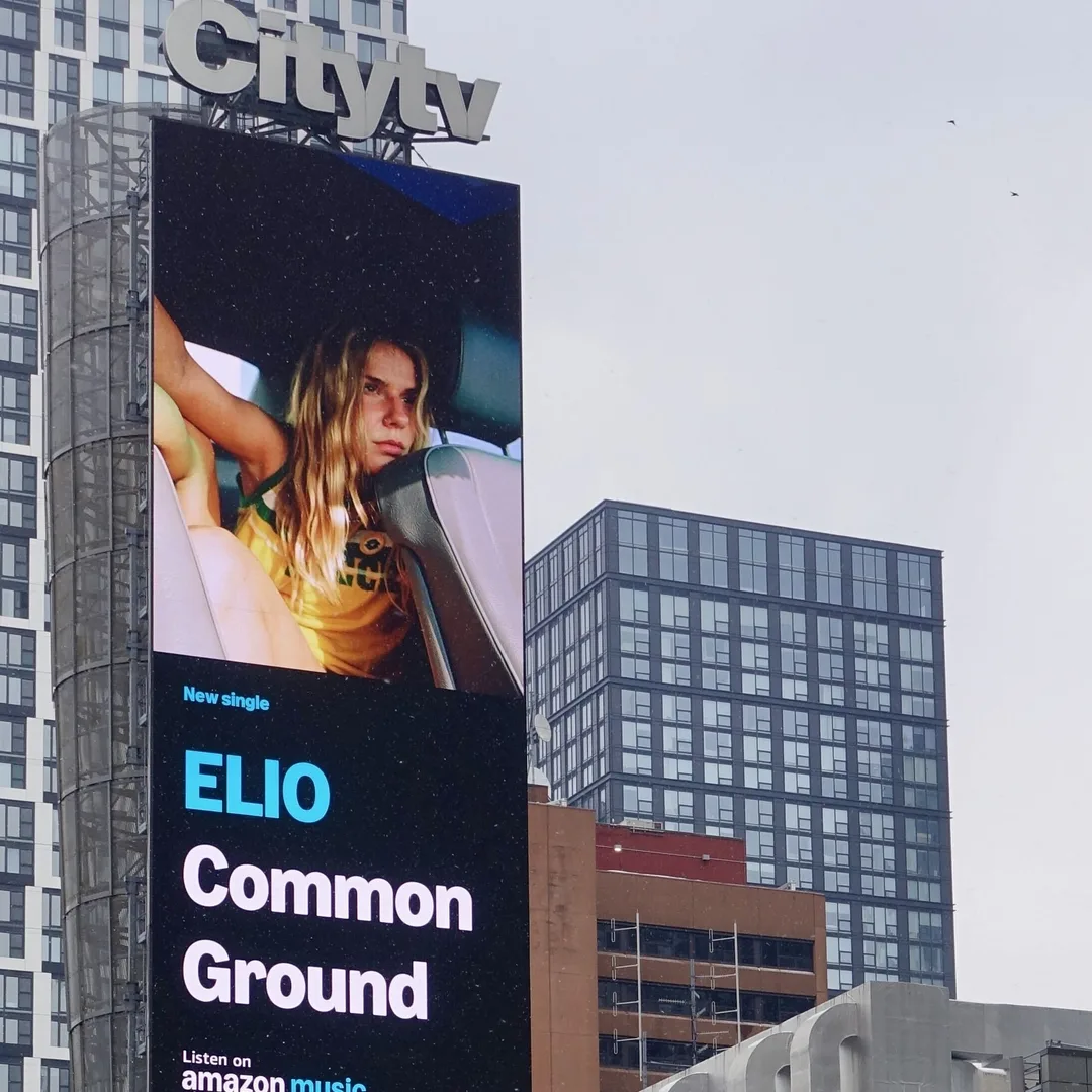 ELIO press shot
